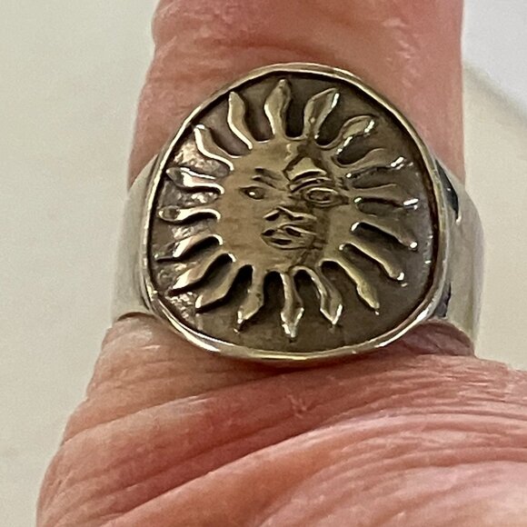 *8 SOLD ** Vintage sterling silver sun signet ring - Picture 8 of 8